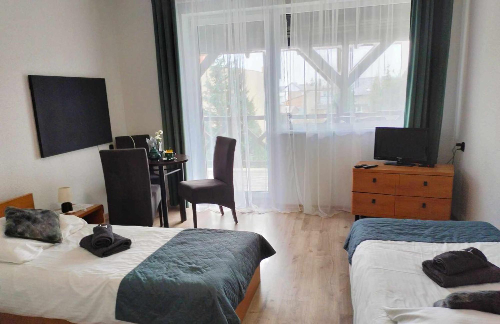 Kamienica Pokoje & Restauracja Opalenica Exteriör bild
