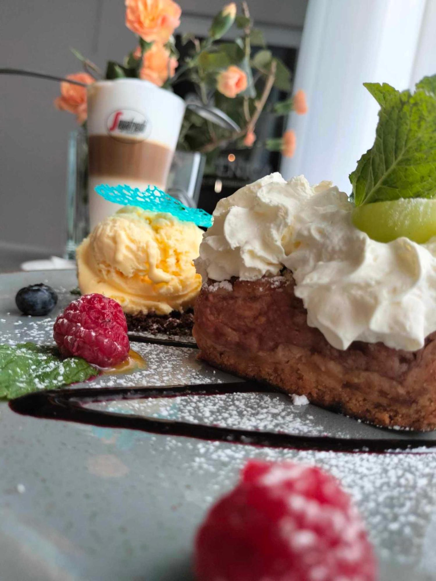 Kamienica Pokoje & Restauracja Opalenica Exteriör bild